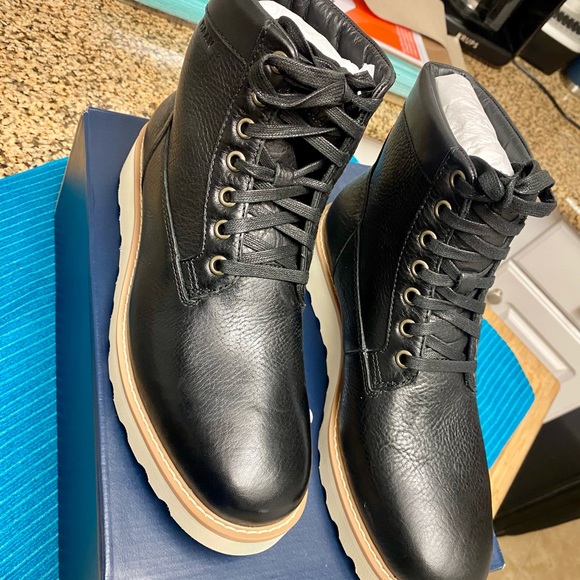 COLE HAAN NANTUCKET MENS BOOTS - Picture 2 of 5